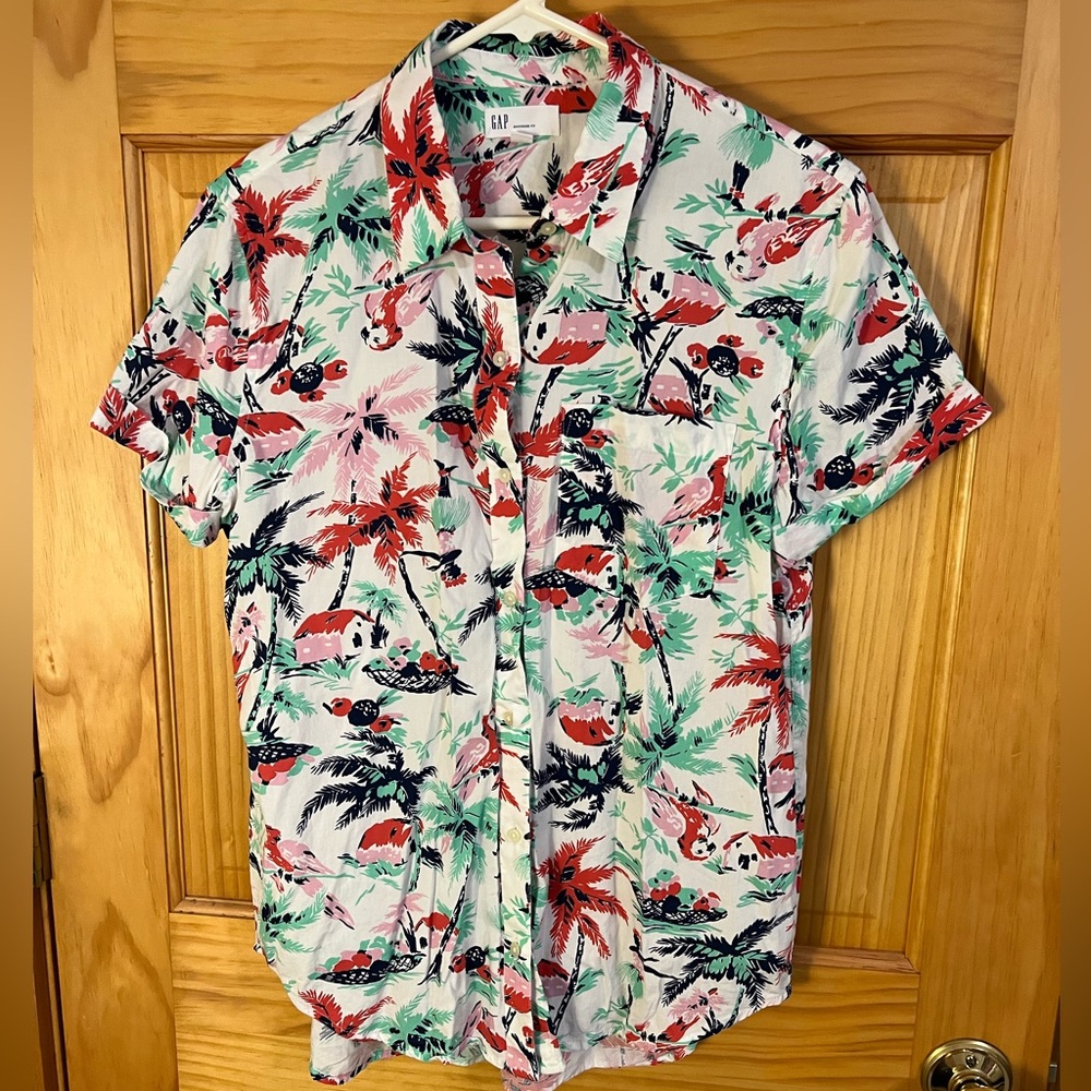 GAP Women’s Size Medium Boyfriend Fit Tropical Print Shirt